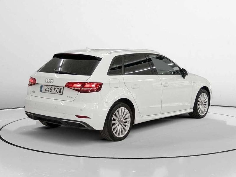 Usado Audi A3 e-tron Design 207 CV (152 kW) 2017 Blanco Utilitario