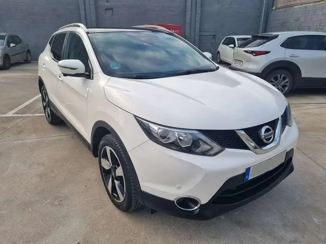 Usado Nissan Qashqai N-Connecta 110 CV (80 kW) 2016 Blanco SUV