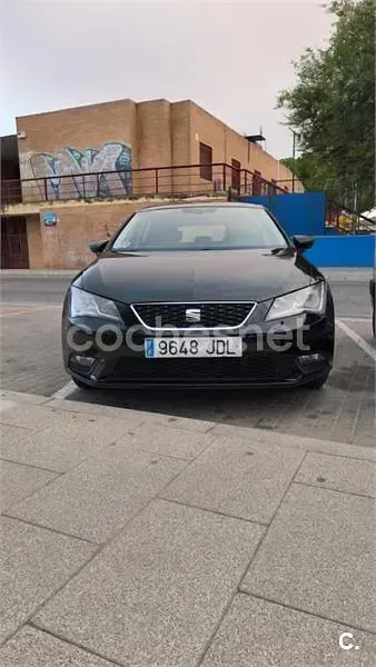 Usado Seat Leon Reference 105 CV (77 kW) 2015 Negro Berlina