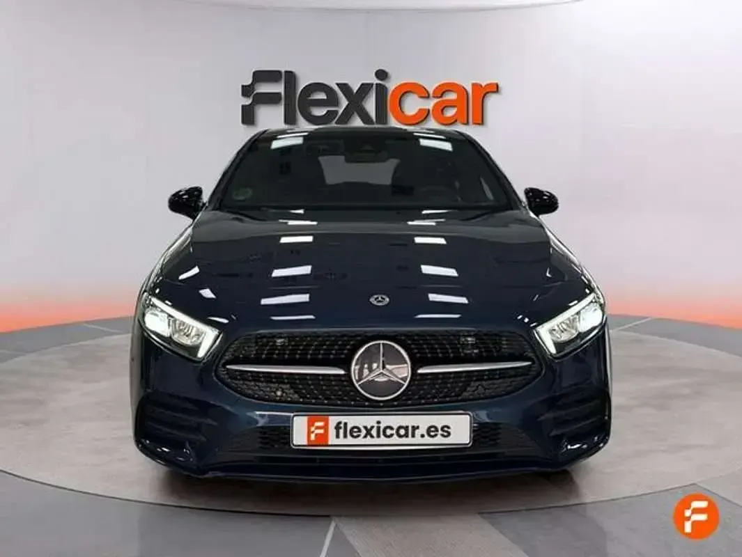 Usado Mercedes A180 116 CV (85 kW) 2019 Azul Utilitario
