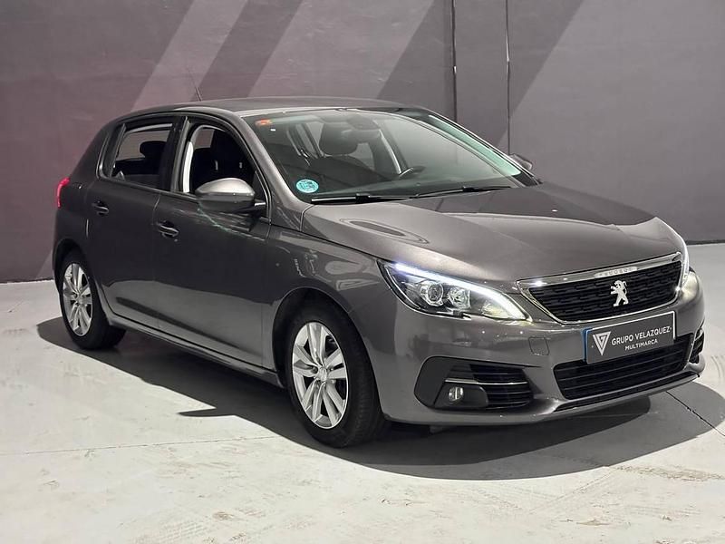 Usado Peugeot 308 Style 130 CV (95 kW) 2021 Gris Familiar