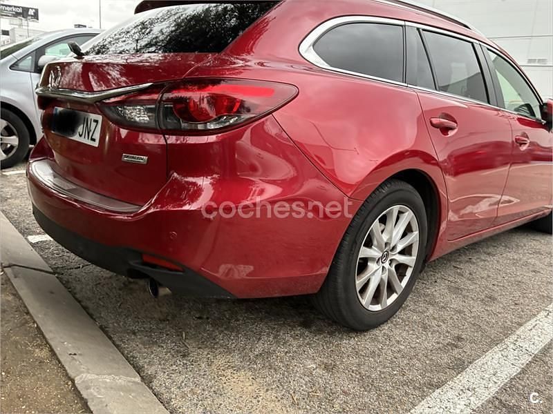 Usado Mazda 6 Style 145 CV (106 kW) 2016 Rojo Familiar