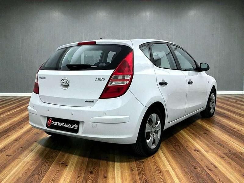 Usado Hyundai i30 Comfort 90 CV (66 kW) 2010 Blanco Utilitario