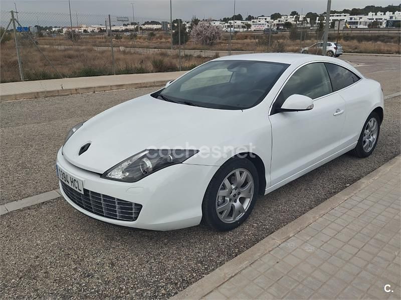Usado Renault Laguna Coupé 175 CV (128 kW) 2011 Blanco Coupe