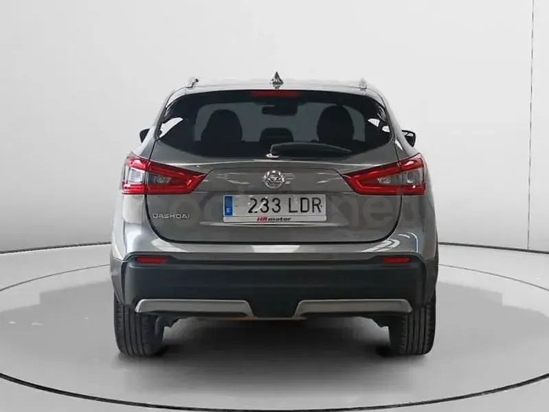 Usado Nissan Qashqai Acenta 160 CV (117 kW) 2019 Gris / plata SUV