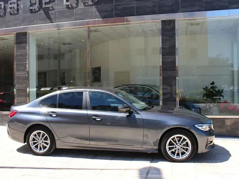 Usado BMW 320e 190 CV (139 kW) 2021 Gris / plata Berlina