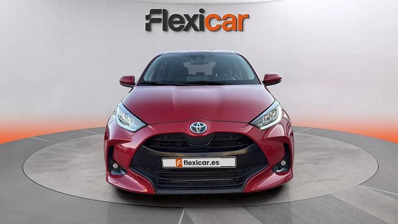Usado Toyota Yaris Hybrid Active 116 CV (85 kW) 2023 Rojo Berlina