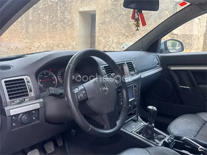 Usado Opel Vectra Cosmo 120 CV (88 kW) 2008 Gris / plata Berlina