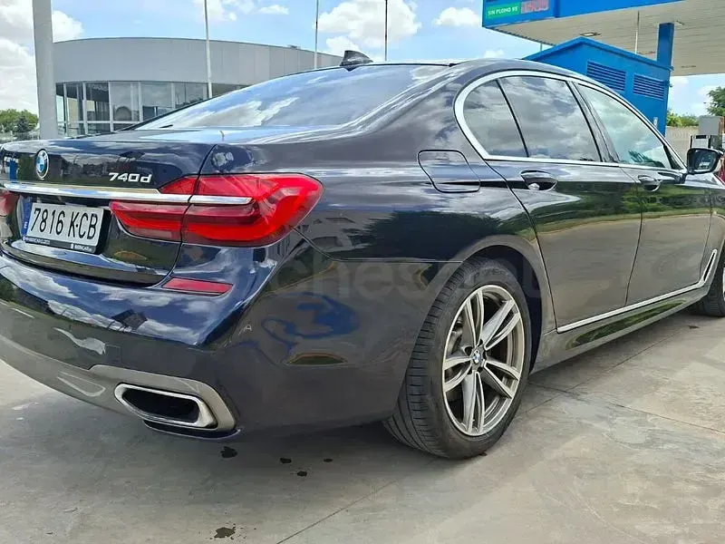 Usado BMW 740 320 CV (235 kW) 2017 Azul Berlina