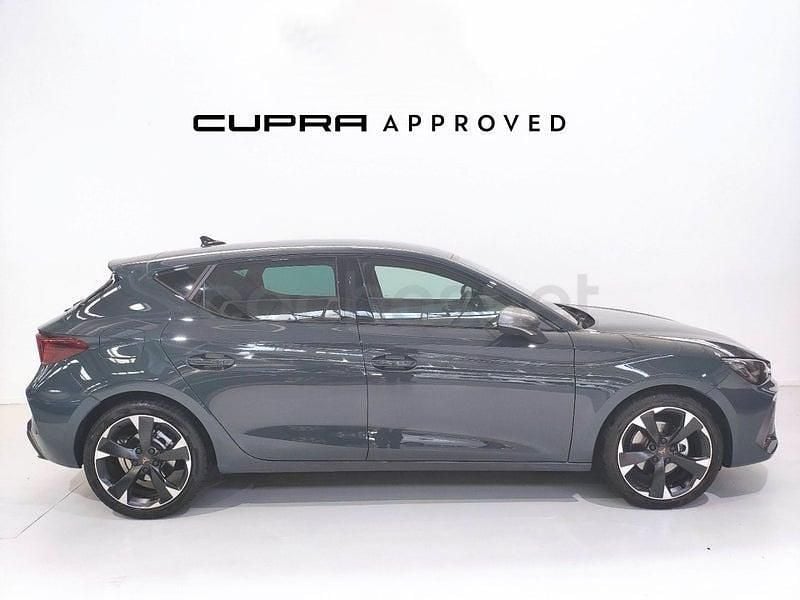 Usado Cupra Leon 150 CV (110 kW) 2025 Azul Berlina