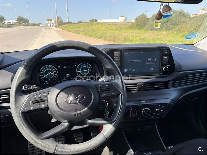 Usado Hyundai Bayon 100 CV (73 kW) 2024 Gris / plata SUV