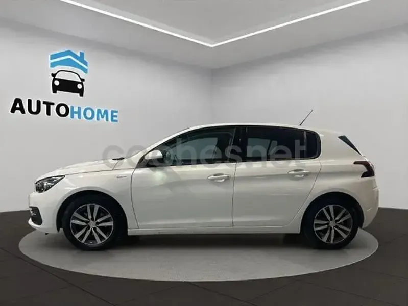 Usado Peugeot 308 Active 110 CV (80 kW) 2020 Blanco Berlina