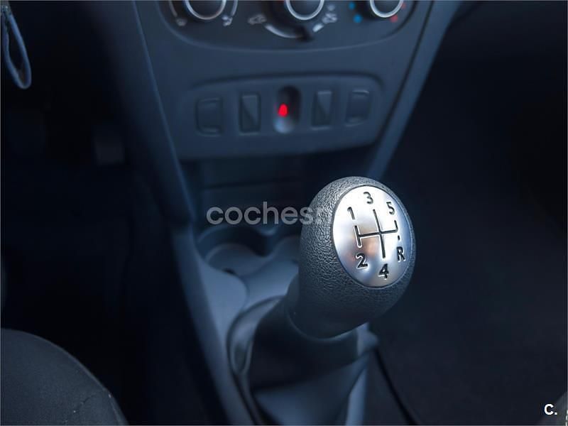 Usado Dacia Sandero Lauréate 90 CV (66 kW) 2017 Blanco Berlina