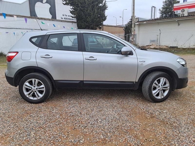 Usado Nissan Qashqai 130 CV (95 kW) 2012 Gris plata SUV