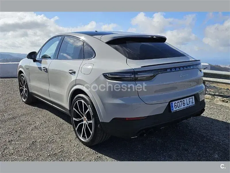 Usado Porsche Cayenne E-Hybrid Coupe 462 CV (339 kW) 2020 Gris / plata SUV