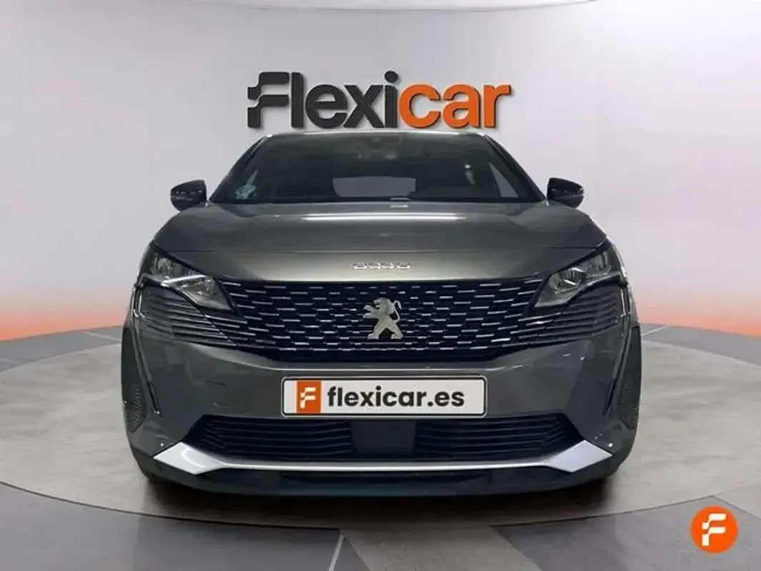 Usado Peugeot 3008 Allure 131 CV (96 kW) 2023 Gris SUV