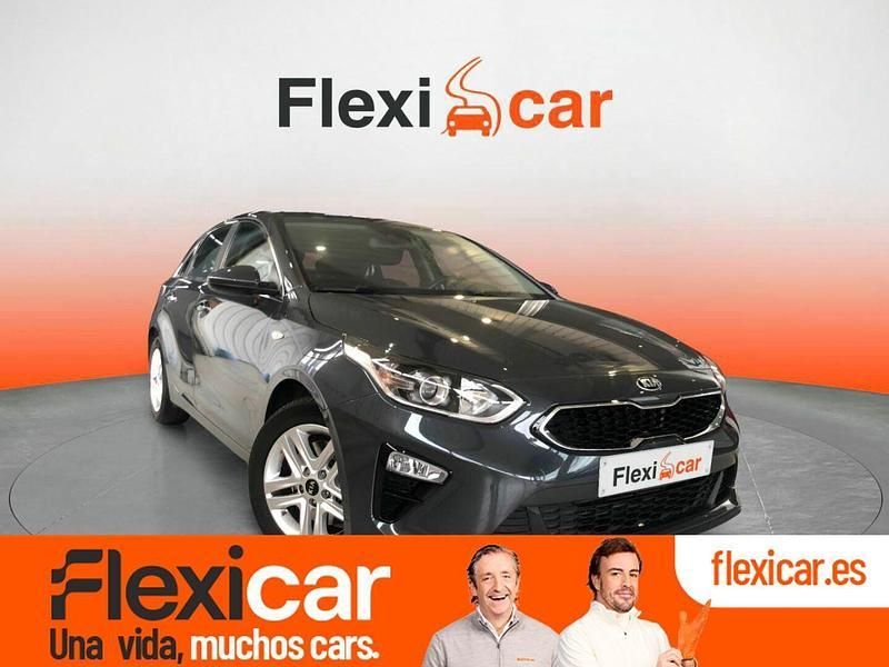 Usado Kia Ceed 120 CV (88 kW) 2021 Negro Utilitario