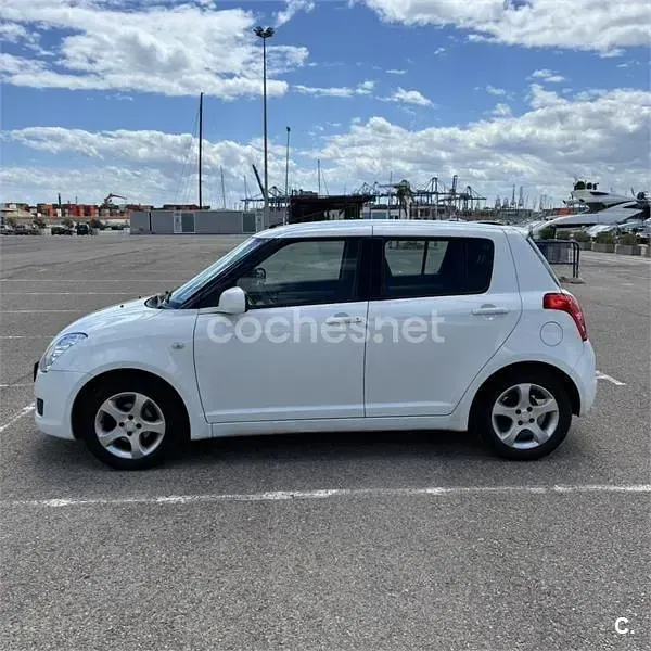 Usado Suzuki Swift GL 92 CV (67 kW) 2010 Blanco Utilitario