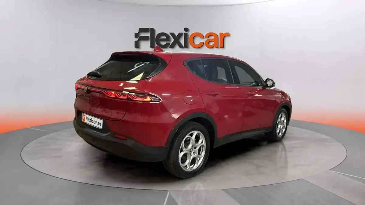 Usado Alfa Romeo Tonale Sprint 131 CV (96 kW) 2023 Granate SUV