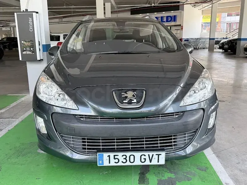 Usado Peugeot 308 SW Premium 110 CV (80 kW) 2010 Gris / plata Familiar