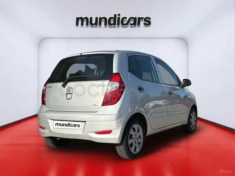 Usado Hyundai i10 Comfort 85 CV (62 kW) 2012 Gris / plata Utilitario