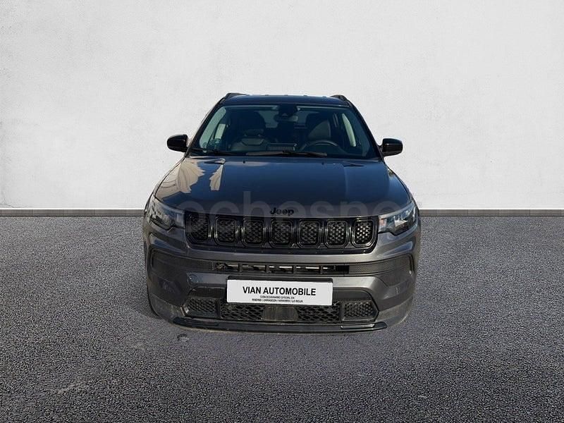 Usado Jeep Compass Night Eagle 130 CV (95 kW) 2022 Gris / plata SUV