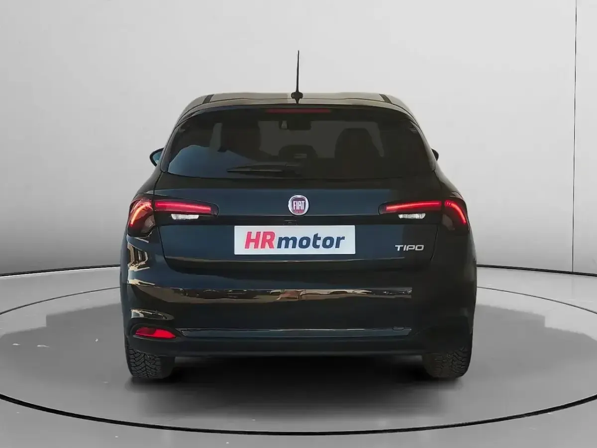 Usado Fiat Tipo Life 101 CV (74 kW) 2021 Negro Familiar