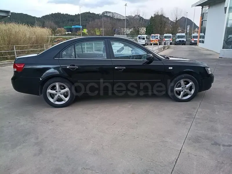 Usado Hyundai Sonata Comfort 140 CV (102 kW) 2007 Negro Berlina