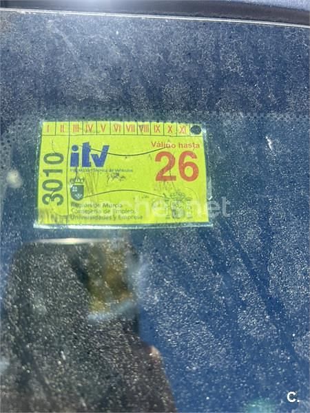 Usado Ford Mondeo Trend 130 CV (95 kW) 2003 Gris / plata Berlina