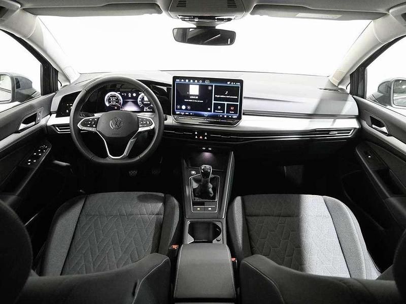 Usado VW Golf VIII 116 CV (85 kW) 2025 Gris / plata Utilitario