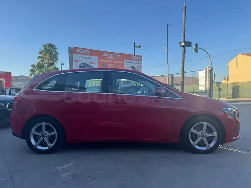 Usado Mercedes B220 190 CV (139 kW) 2019 Rojo Utilitario