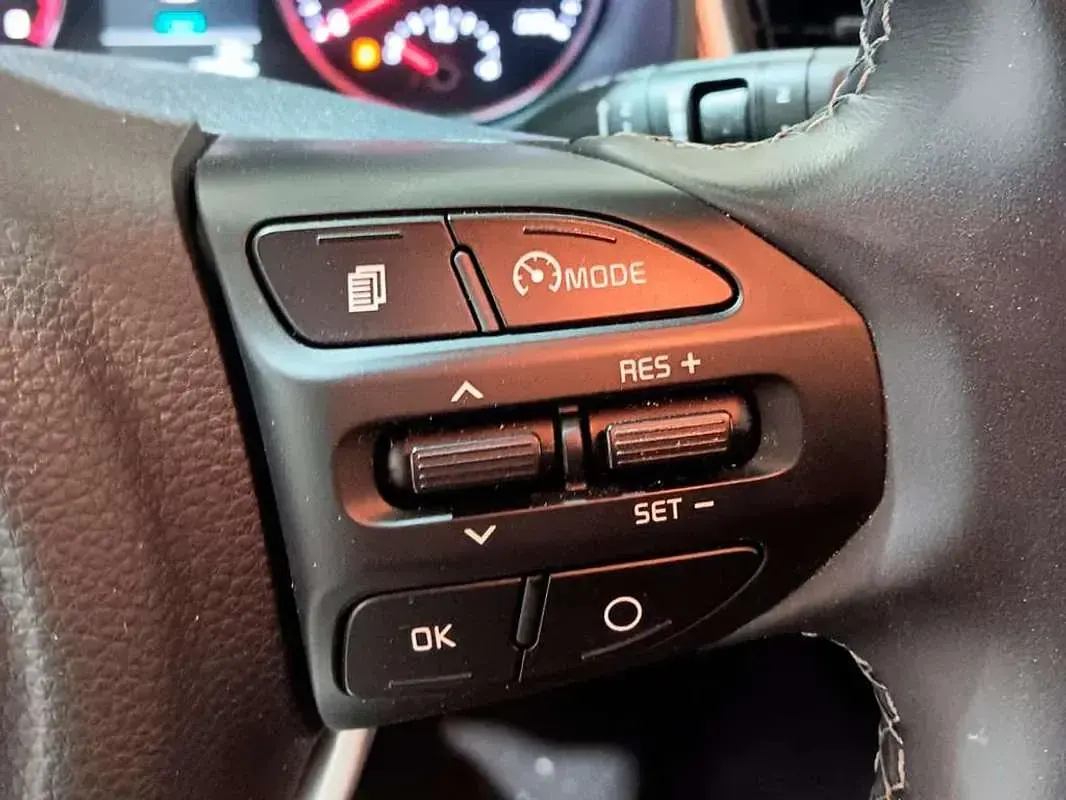 Usado Kia Stonic 101 CV (74 kW) 2024 Blanco SUV