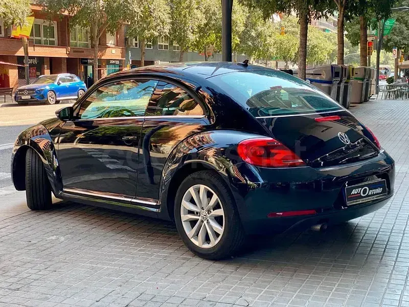 Usado VW Beetle 110 CV (80 kW) 2015 Negro Utilitario