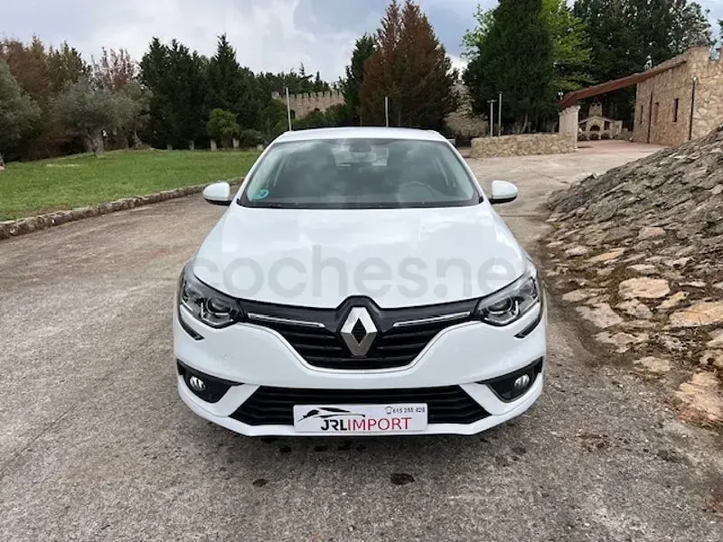 Usado Renault Mégane III Business 90 CV (66 kW) 2016 Blanco Berlina