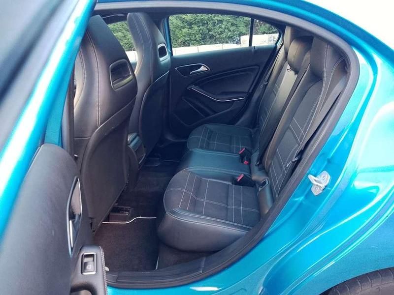 Usado Mercedes A200 AMG 136 CV (100 kW) 2013 Azul Utilitario