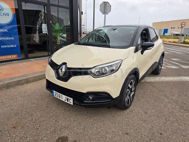 Usado Renault Captur Zen 90 CV (66 kW) 2017 Beige SUV