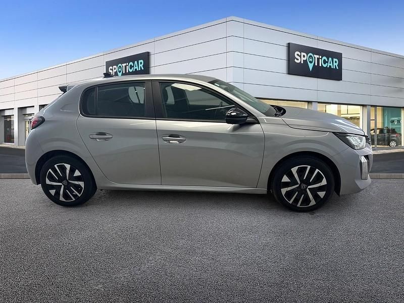 Usado Peugeot 208 Active 100 CV (73 kW) 2024 Gris Utilitario