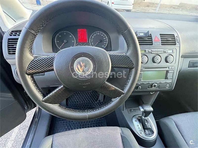 Usado VW Touran Highline 170 CV (125 kW) 2006 Gris / plata Monovolumen