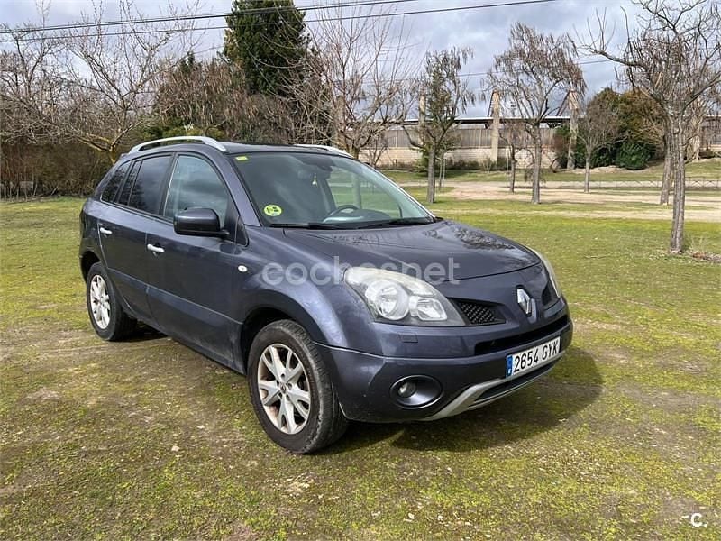 Usado Renault Koleos Dynamique 150 CV (110 kW) 2010 Negro SUV