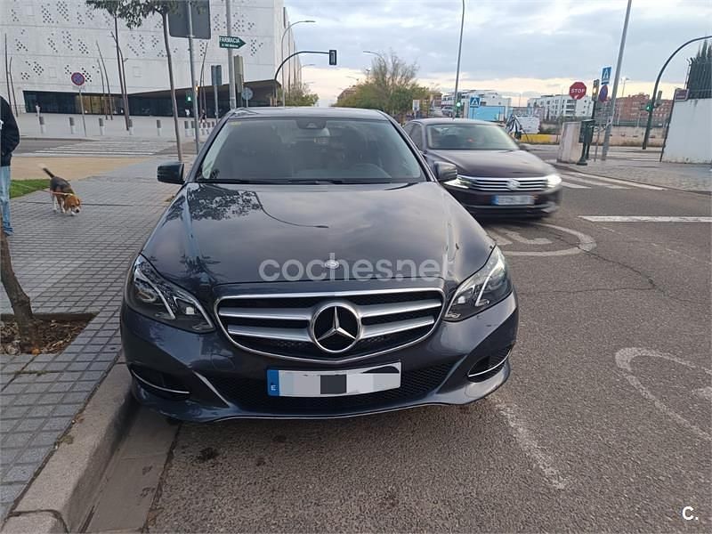 Usado Mercedes E220 170 CV (125 kW) 2015 Gris / plata Berlina