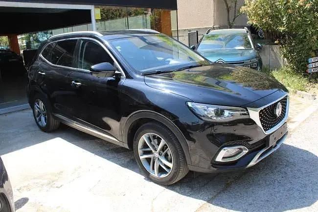 Begagnad MG HS Luxury 258 HK (189 kW) 2023 Svart SUV