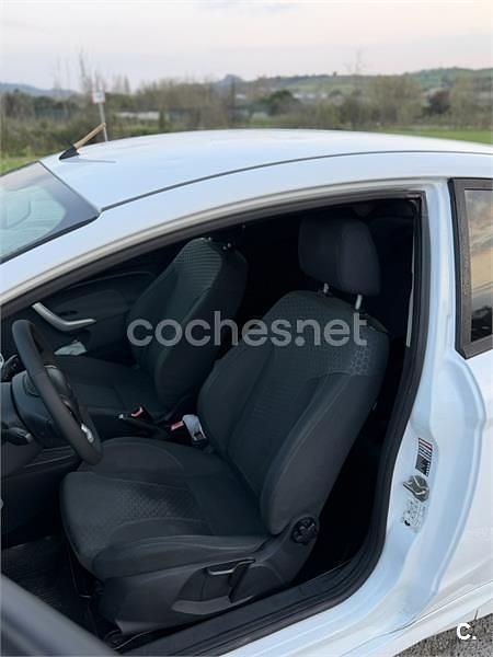 Usado Ford Fiesta Sport 90 CV (66 kW) 2010 Blanco Berlina