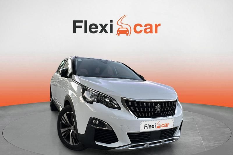 Usado Peugeot 5008 Allure 130 CV (95 kW) 2020 Blanco SUV