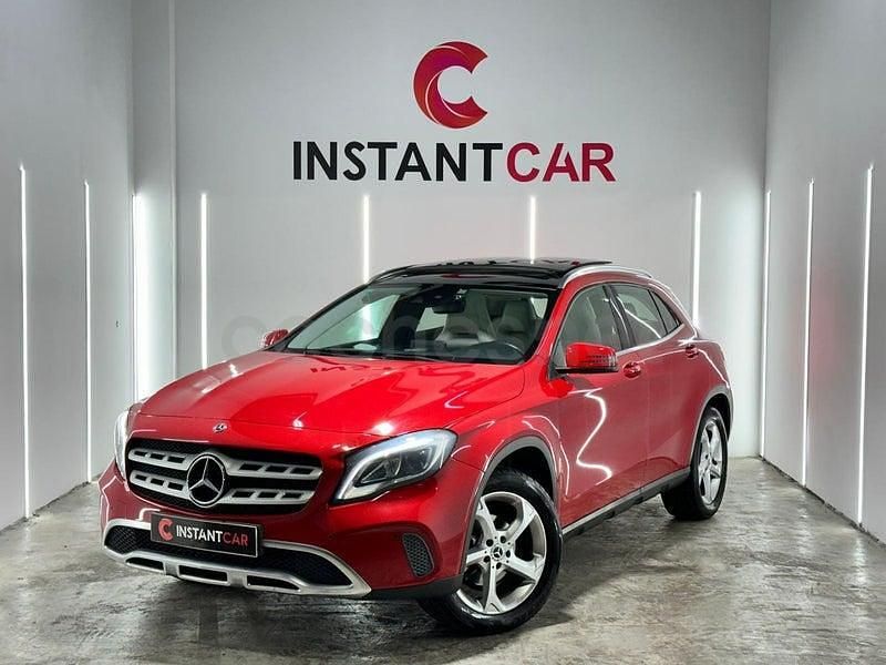 Usado Mercedes GLA180 122 CV (89 kW) 2019 Rojo SUV