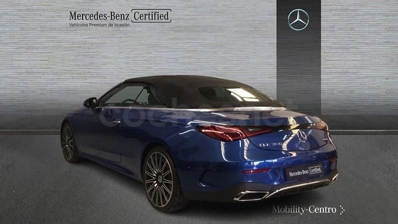 Usado Mercedes CLE300 AMG Line Premium Plus 258 CV (189 kW) 2024 Spektral blue  metallic paint Descapotable