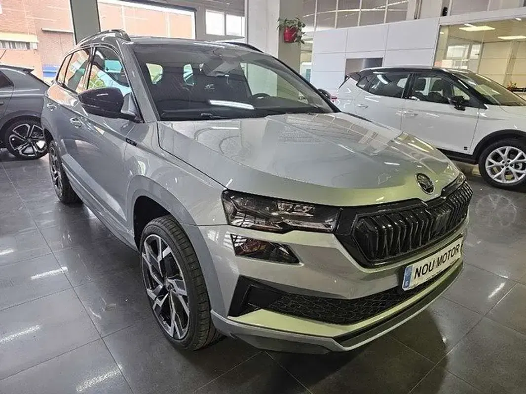 Nuevo Skoda Karoq SportLine 150 CV (110 kW) 2026 Gris SUV