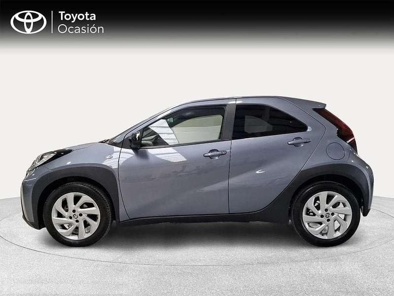 Usado Toyota Aygo X Play 72 CV (52 kW) 2024 Gris SUV