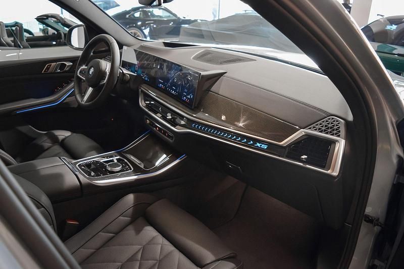 Usado BMW X5 Comfort Edition 489 CV (359 kW) 2025 Gris / plata SUV