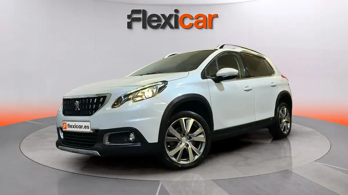 Usado Peugeot 2008 Allure 131 CV (96 kW) 2018 Blanco SUV