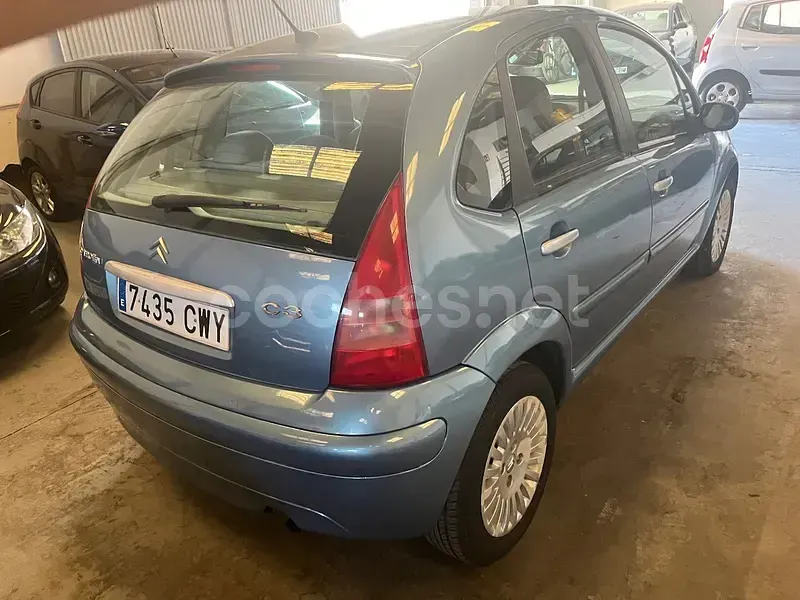 Usado Citroën C3 75 CV (55 kW) 2004 Azul Berlina